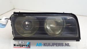 Gebruikte Koplamp rechts BMW 7 serie (E38) 740i/iL 4.0 V8 32V Prijs € 80,00 Margeregeling aangeboden door Autorecycling Kuijpers