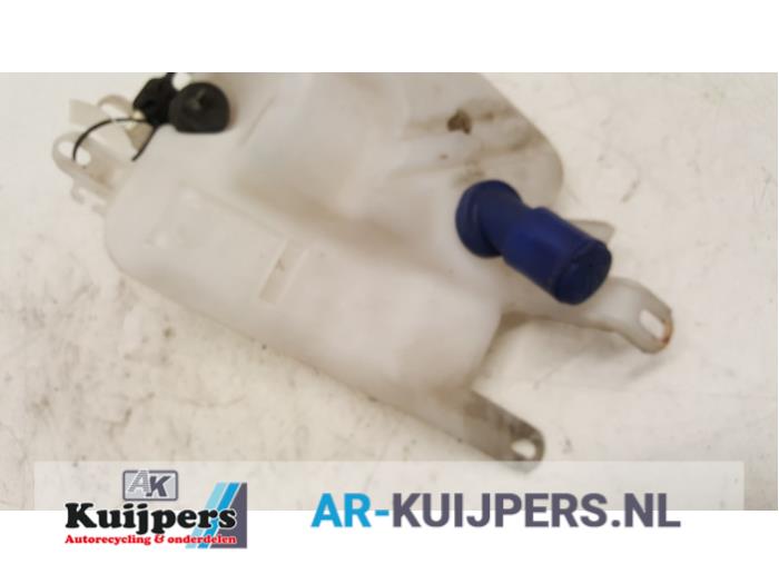 Ruitensproeiertank voor - Alfa Romeo 147