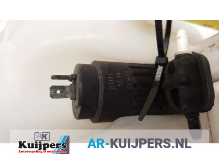 Ruitensproeiertank voor - Alfa Romeo 147