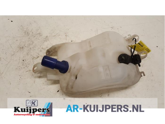 Ruitensproeiertank voor - Alfa Romeo 147