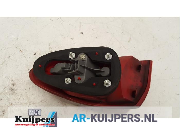 Achterlicht links - Alfa Romeo 147