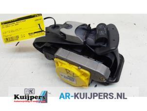 Gebruikte Veiligheidsgordel rechts-voor Kia Cerato 1.6 16V Prijs € 35,00 Margeregeling aangeboden door Autorecycling Kuijpers