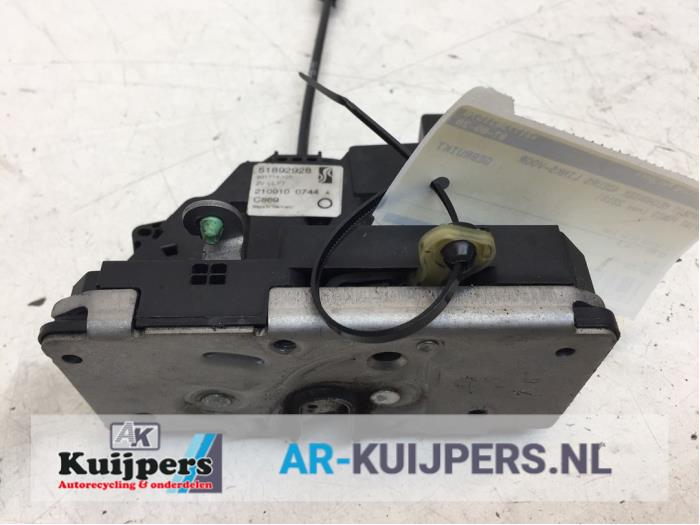 Deurslot Mechaniek 4Deurs links-voor - Fiat Punto Evo
