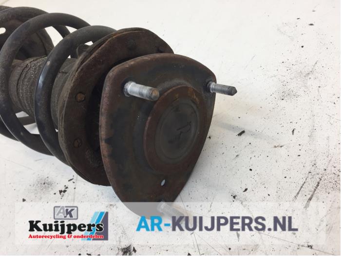 Schokdemperpoot rechts-voor - Toyota Yaris Verso