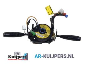 Gebruikte Schakelaar Stuurkolom (licht) Kia Carens II (FJ) 1.8i 16V Prijs € 40,00 Margeregeling aangeboden door Autorecycling Kuijpers