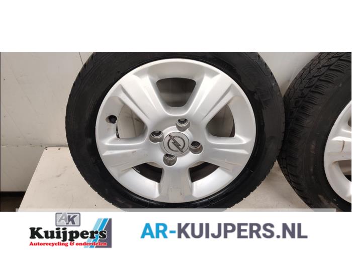 Velgen set + banden - Opel Agila