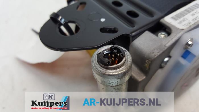 Veiligheidsgordel rechts-voor - Toyota Avensis