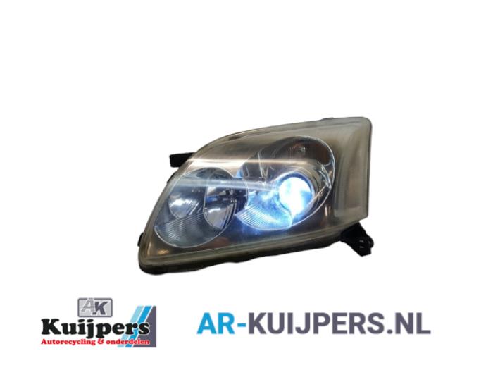 Koplamp links - Toyota Avensis