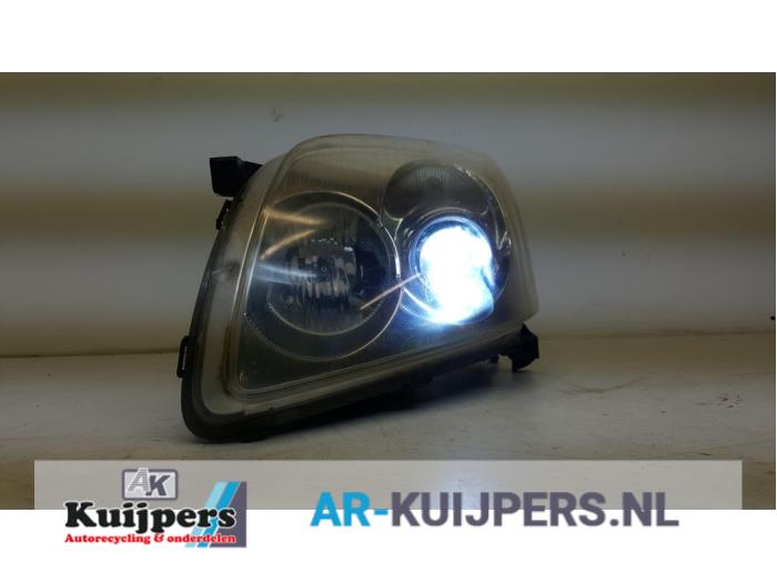 Koplamp links - Toyota Avensis