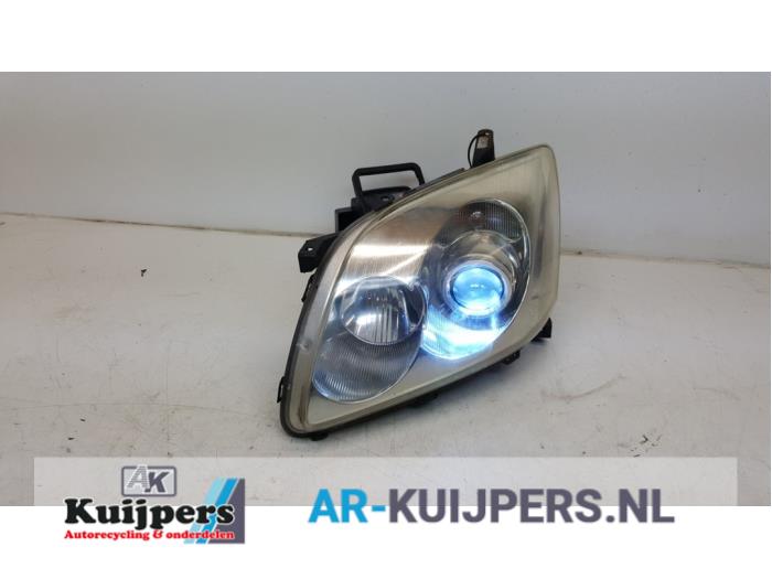 Koplamp links - Toyota Avensis