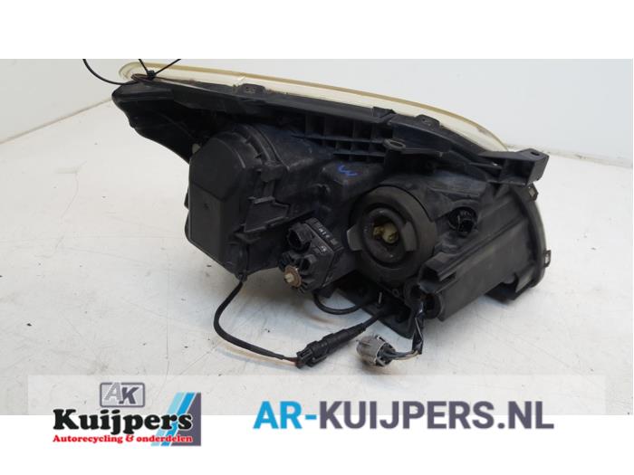 Koplamp links - Toyota Avensis