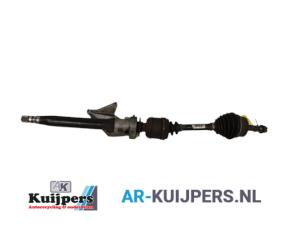 Gebruikte Cardanas rechts-voor (VWA) Saab 9-5 (YS3E) 3.0 t V6 24V Prijs € 35,00 Margeregeling aangeboden door Autorecycling Kuijpers
