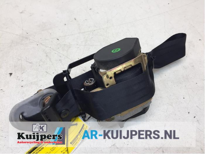 Veiligheidsgordel rechts-voor - Nissan Primera