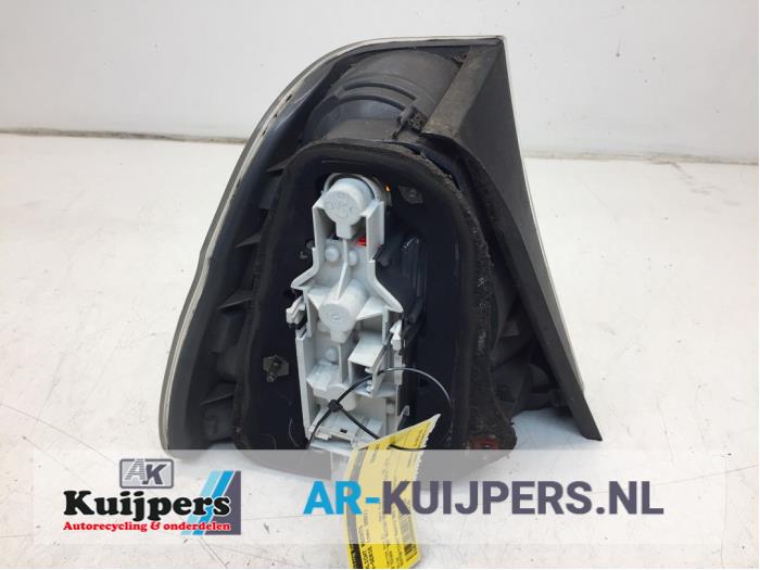 Achterlicht rechts van een BMW 3 serie Compact (E46/5) 316ti 16V 2001