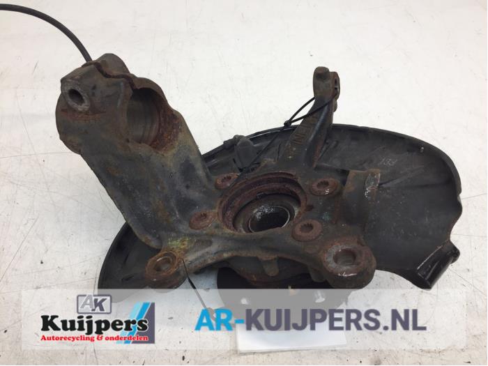 Fusee rechts-voor - Volkswagen Golf