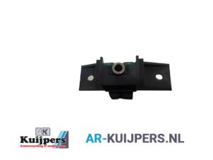 Gebruikte AUX/USB aansluiting Renault Koleos I 2.5 16V Prijs € 19,00 Margeregeling aangeboden door Autorecycling Kuijpers