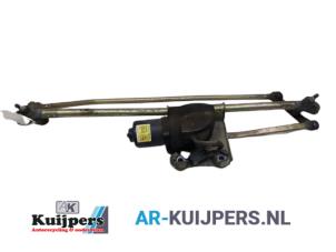 Gebruikte Ruitenwismotor + Mechaniek Saab 9-5 (YS3E) 2.3t 16V Prijs € 40,00 Margeregeling aangeboden door Autorecycling Kuijpers