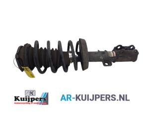 Gebruikte Veerpoot rechts-voor Saab 9-5 (YS3E) 2.3t 16V Prijs € 39,00 Margeregeling aangeboden door Autorecycling Kuijpers