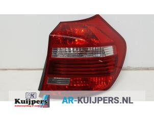 Gebruikte Achterlicht rechts BMW 1 serie (E81) 118i 16V Prijs € 25,00 Margeregeling aangeboden door Autorecycling Kuijpers