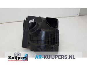 Gebruikte Luchtfilterhuis BMW 1 serie (E81) 118i 16V Prijs € 34,00 Margeregeling aangeboden door Autorecycling Kuijpers
