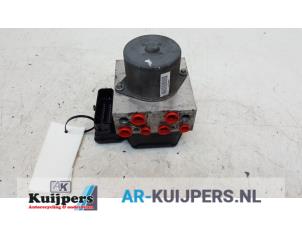 Gebruikte ABS Pomp Ford Mondeo IV Wagon 1.8 TDCi 125 16V Prijs € 35,00 Margeregeling aangeboden door Autorecycling Kuijpers