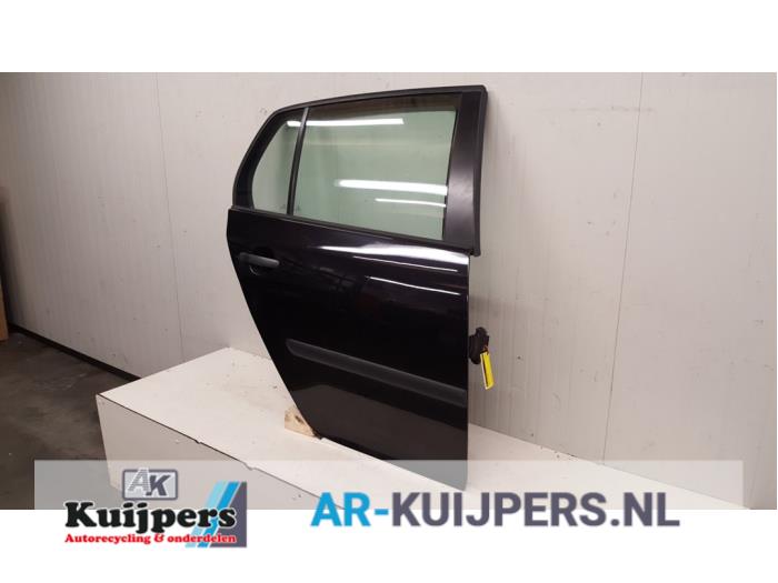 Portier 4Deurs rechts-achter van een Volkswagen Golf V (1K1) 2.0 SDI 2005