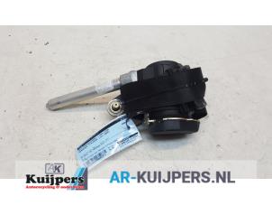 Gebruikte Veiligheidsgordel links-voor Mercedes C (W202) 2.2 C-200 CDI 16V Prijs € 25,00 Margeregeling aangeboden door Autorecycling Kuijpers