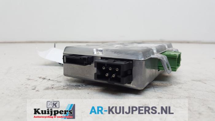 Centrale Deurvergrendelings Module van een BMW 5 serie (E60) 525i 24V 2003