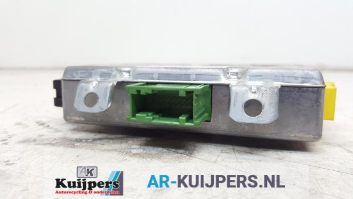 Centrale Deurvergrendelings Module van een BMW 5 serie (E60) 525i 24V 2003