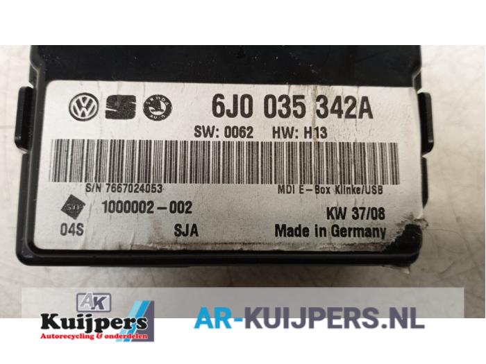 Regelunit Multi Media van een Seat Ibiza IV (6J5) 1.6 16V 2008