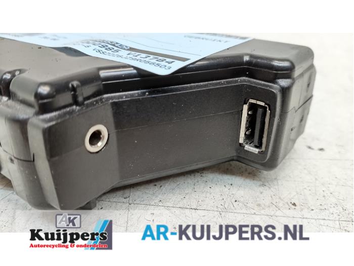 Regelunit Multi Media van een Seat Ibiza IV (6J5) 1.6 16V 2008