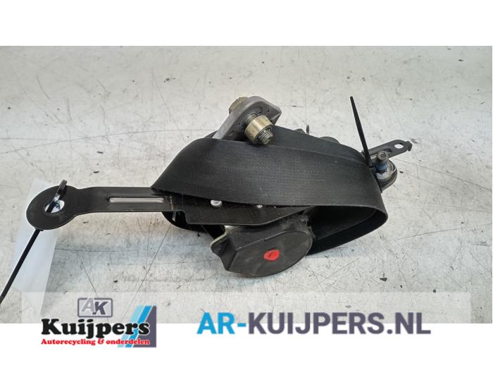 Veiligheidsgordel links-voor - Nissan Primera