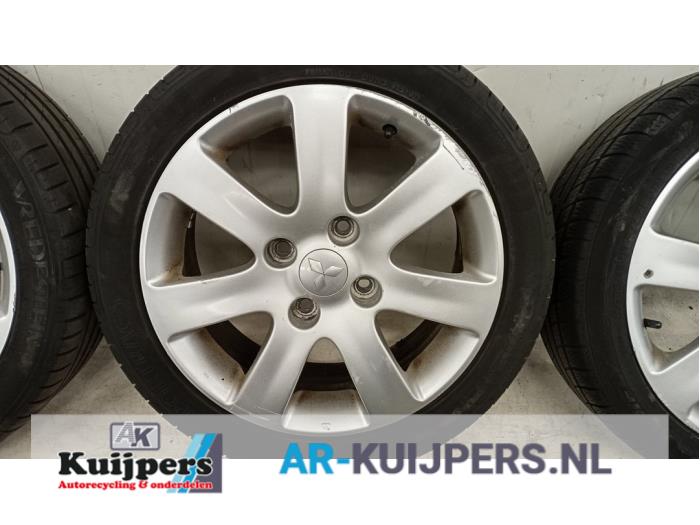 Velgen set + banden - Mitsubishi Colt