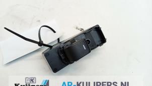 Gebruikte Schakelaar Elektrisch Raam Mazda CX-5 I (KE,GH) 2.2 SkyActiv-D 150 16V 2WD Prijs € 25,00 Margeregeling aangeboden door Autorecycling Kuijpers
