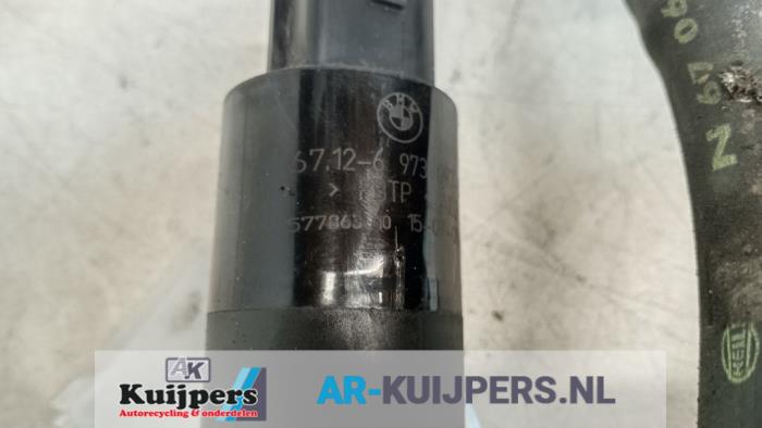 Ruitensproeierpomp voor - BMW 7-Serie