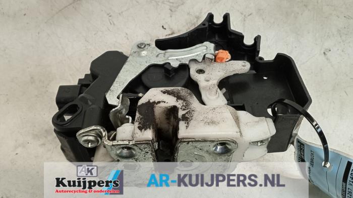 Deurslot Mechaniek 4Deurs rechts-voor - Mitsubishi Colt