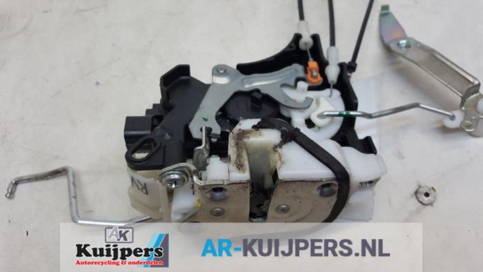 Deurslot Mechaniek 4Deurs rechts-voor - Mitsubishi L200