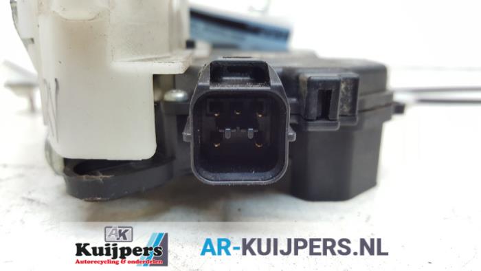 Deurslot Mechaniek 4Deurs rechts-voor - Mitsubishi L200