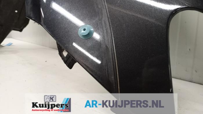 Scherm rechts-voor - Mitsubishi L200