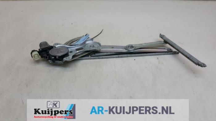 Ruitmechaniek 4Deurs rechts-voor - Mitsubishi L200