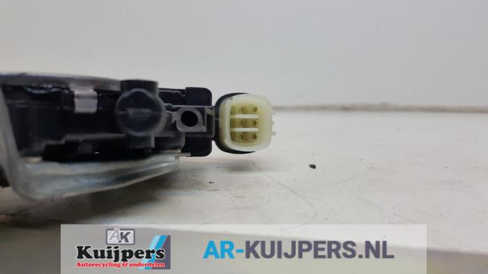 Ruitmechaniek 4Deurs rechts-achter - Mitsubishi L200