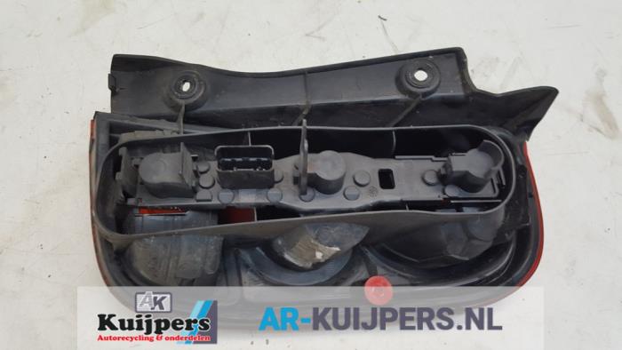 Achterlicht links - Nissan Micra