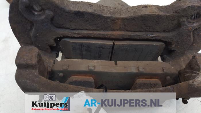 Remklauw (Tang) rechts-voor - Mitsubishi L200