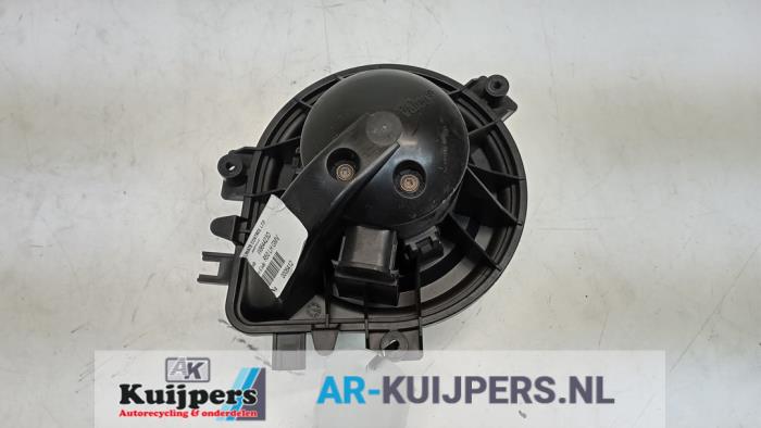 Kachel Ventilatiemotor van een MINI Mini One/Cooper (R50) 1.6 16V One 2002