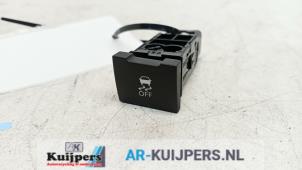 Gebruikte ESP Schakelaar Kia Venga 1.4 CVVT 16V Prijs € 10,00 Margeregeling aangeboden door Autorecycling Kuijpers