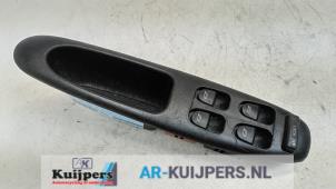 Gebruikte Combischakelaar ramen Alfa Romeo 156 Sportwagon (932) 1.9 JTD 16V Prijs € 20,00 Margeregeling aangeboden door Autorecycling Kuijpers