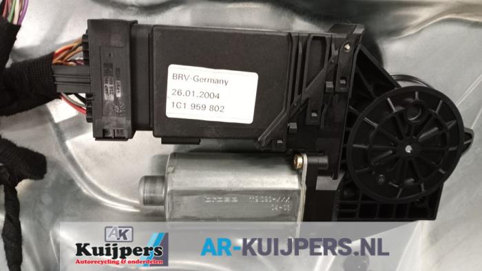 Portier 4Deurs rechts-voor - Volkswagen Passat