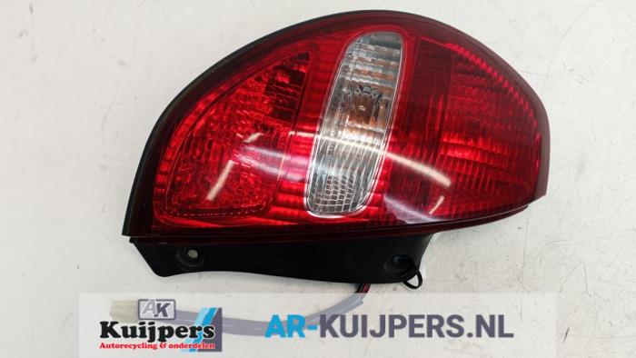 Achterlicht links - Daihatsu Sirion