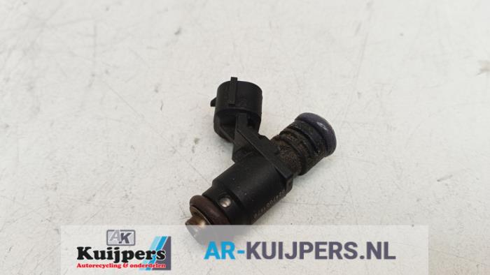Injector (benzine injectie) - Volkswagen Golf