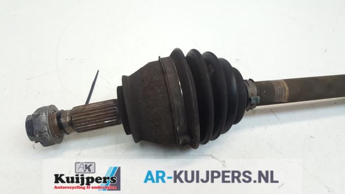 Aandrijfas links-voor van een Fiat Punto Evo (199) 1.3 JTD Multijet 85 16V Euro 5 2010